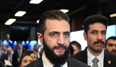 Le président Charaa rencontre les représentants des organisations syriennes à Washington