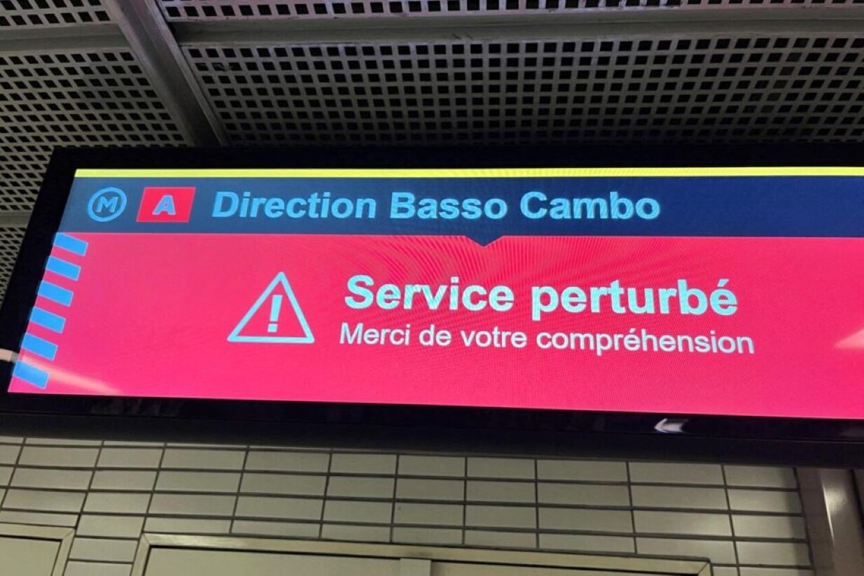 le service est partiellement à l'arrêt