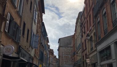 Météo. Le vent qui porte des poussières désertiques va-t-il épargner Toulouse et l'Occitanie ce week-end ?