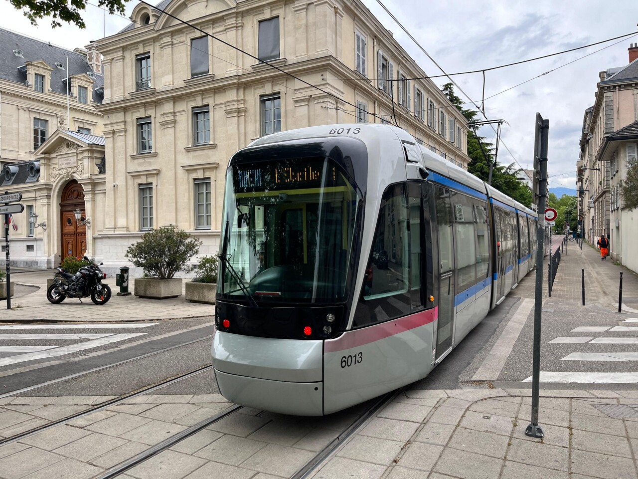 Grenoble. Pourquoi cette ligne de tram a été stoppée une partie de la matinée