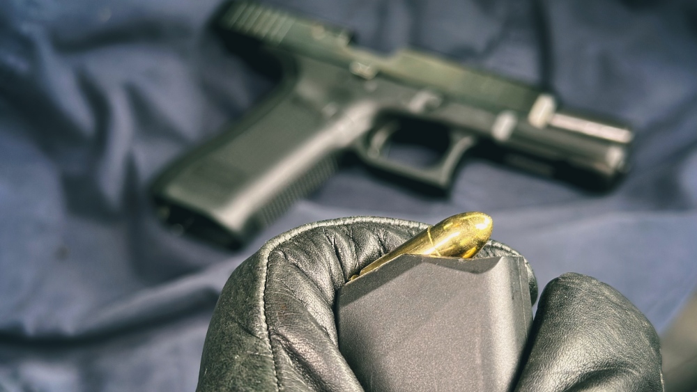 Sans permis et sous OQTF, un homme arrêté à Marseille avec un Glock dans sa sacoche