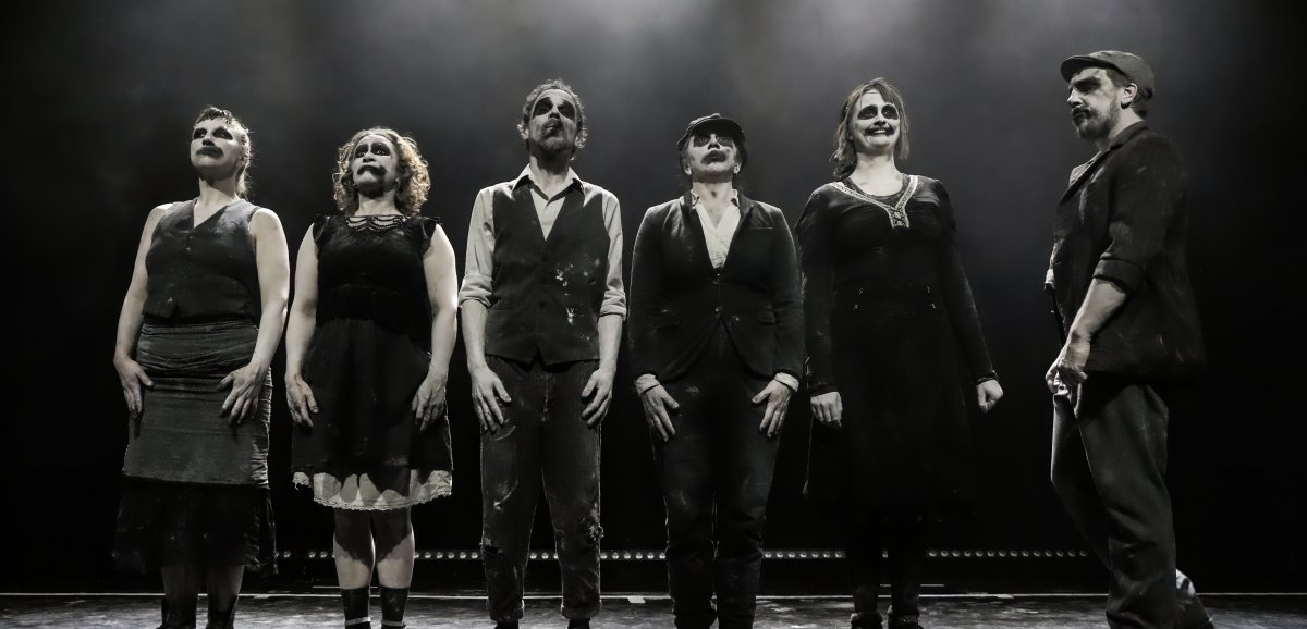 un ballet théâtral inspiré de la famille Addams et de Beetlejuice