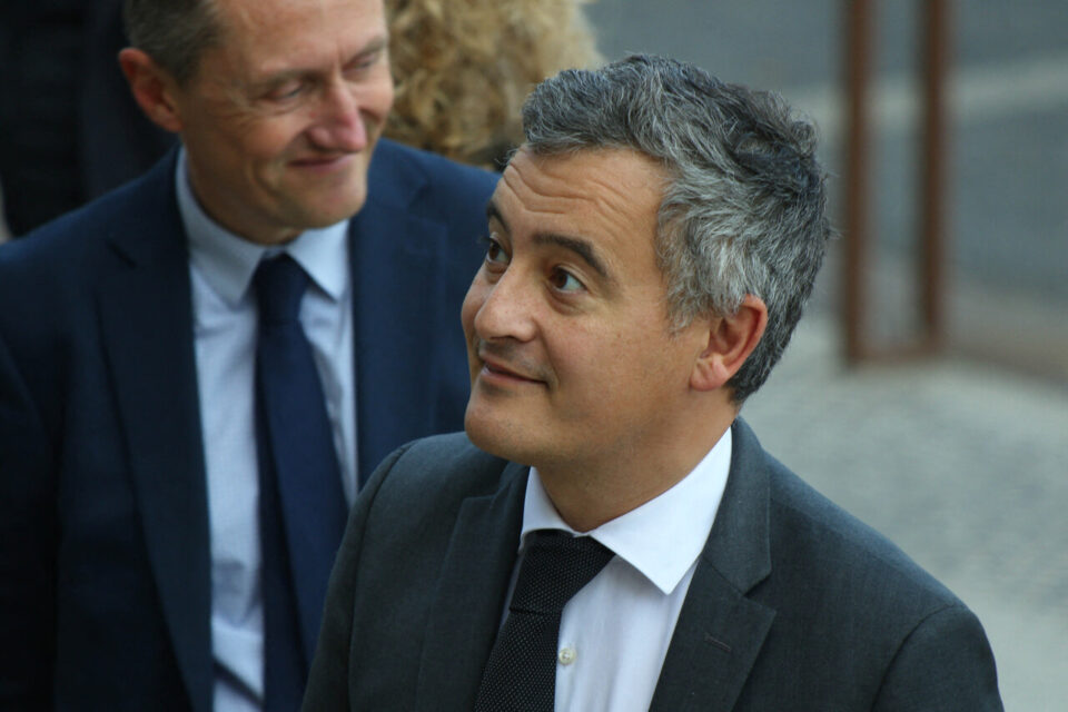 En visite à Lyon, le ministre Gérald Darmanin a été pris à partie par un homme à la sortie du palais de justice.