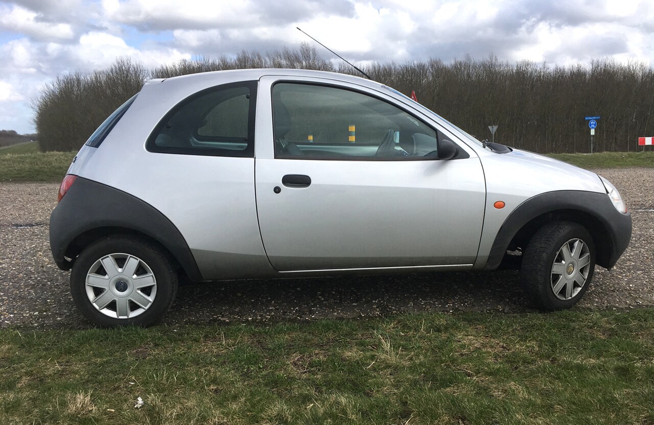 il emprunte la Ford Ka de sa sœur, refuse d’obtempérer et se lance dans une course folle