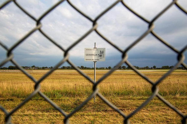 Les forces néerlandaises ont tenté d'abattre des drones inconnus au-dessus de la base à vocation nucléaire de Volkel - Zone Militaire
