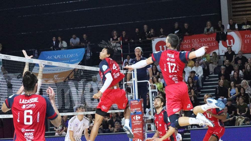 VolleyLe GFCA tremble et passe