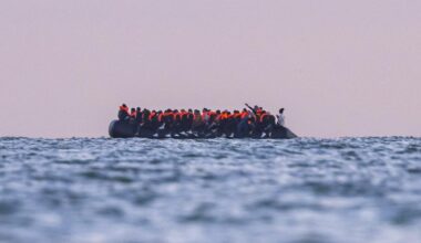 Royaume-Uni lance une vaste réforme pour dissuader l'immigration irrégulière et contrer l'extrême droite