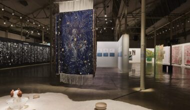 Vue d’installation de Marie-Claire Messouma Manlanbien à l’exposition « Les plis des cartes » au Lieu Unique à Nantes