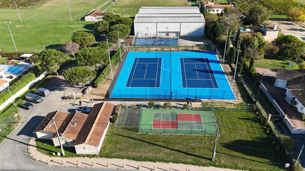 Deux nouveaux courts en dur, réalisés en résine, permettront d’accueillir à nouveau des rencontres de haut niveau.