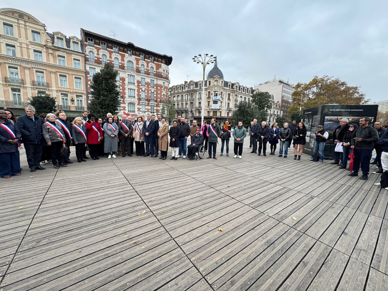 les images du rassemblement devant la gare Matabiau