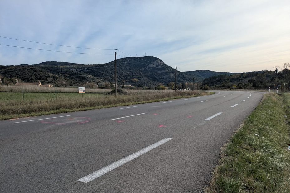 deux adolescents mortellement fauchés par une voiture, le père d'une victime percuté en tentant de les secourir