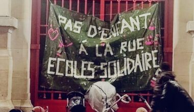 "Nous n'acceptons pas que des enfants dorment dans la rue", des parents d'élèves émus interpellent le préfet de région