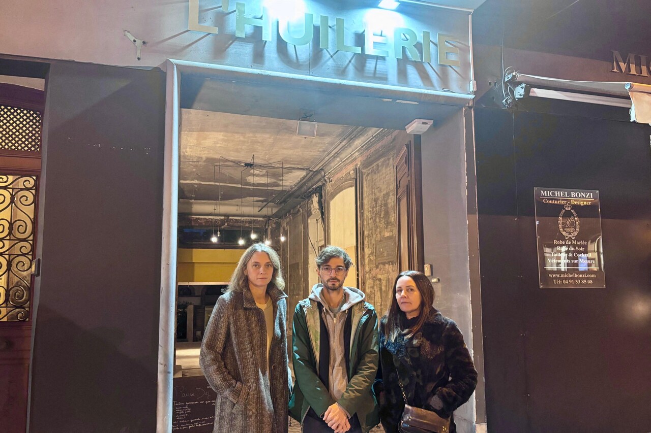 À Marseille, ce nouveau bar géant pourrit la vie de ses voisins : "Obligés de se barricader"