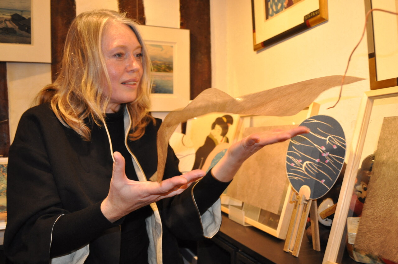 Insolite. Elle réalise des œuvres avec le papier le plus fin du monde et les expose à Rouen