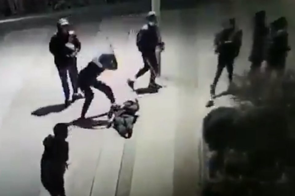 Une vidéo diffusée vendredi 22 janvier 2021 sur Twitter témoigne de l'ultra-violence de l'agression qu'a subi Yuriy, 14 ans, le 15 janvier sur la dalle Beaugrenelle.
