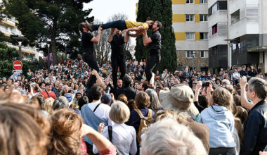 Des manifestations artistiques, tels des parcours avec portés acrobatiques, investissent les rues du quartier de La Mosson.