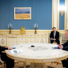 Volodymyr Zelensky et le secrétaire américain à l'Armée, Daniel Driscoll.