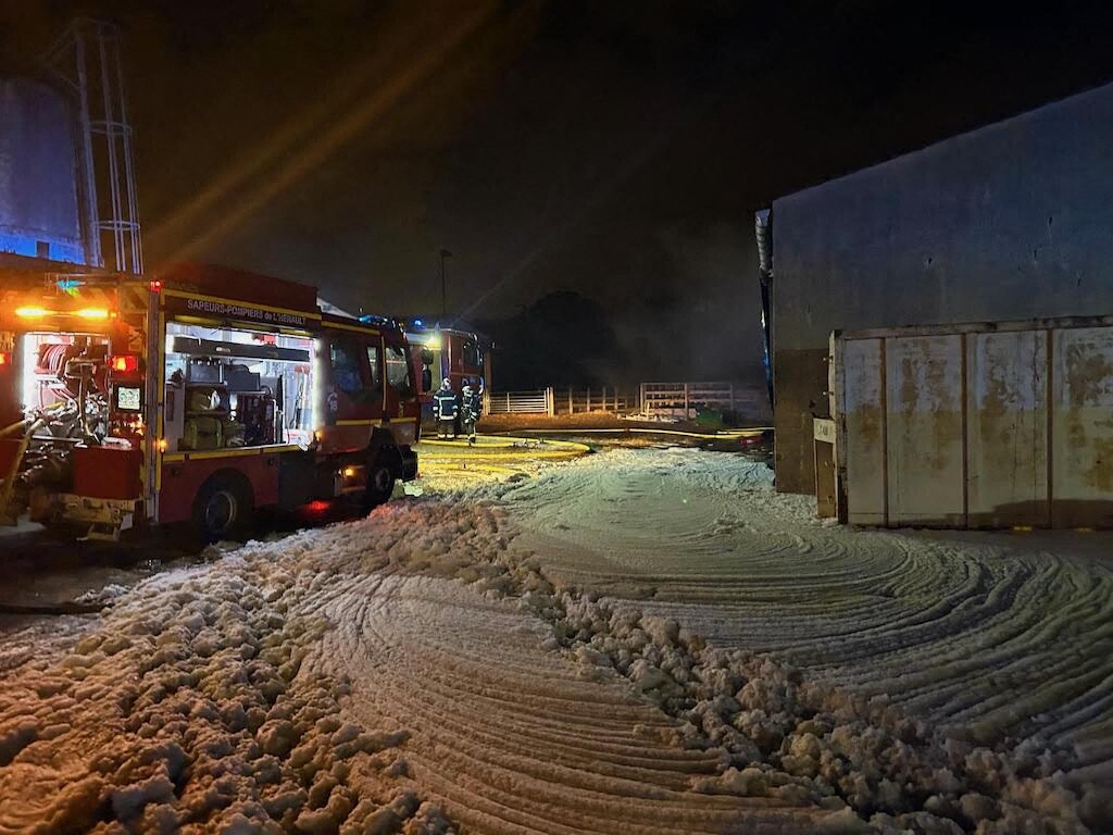 500m2 de hangar et 200m3 de foin du centre équestre détruits