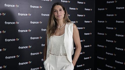 Laury Thilleman lors d'une conférence de presse du groupe France Télévisions à Paris, le 4 novembre 2024. (STEPHANE DE SAKUTIN / AFP)