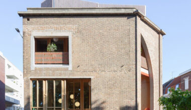 Patrimoine mineur, reconversion majeure : Transformation d’un bâtiment industriel en conservatoire à Loos (Nord) par Béal & Blanckaert