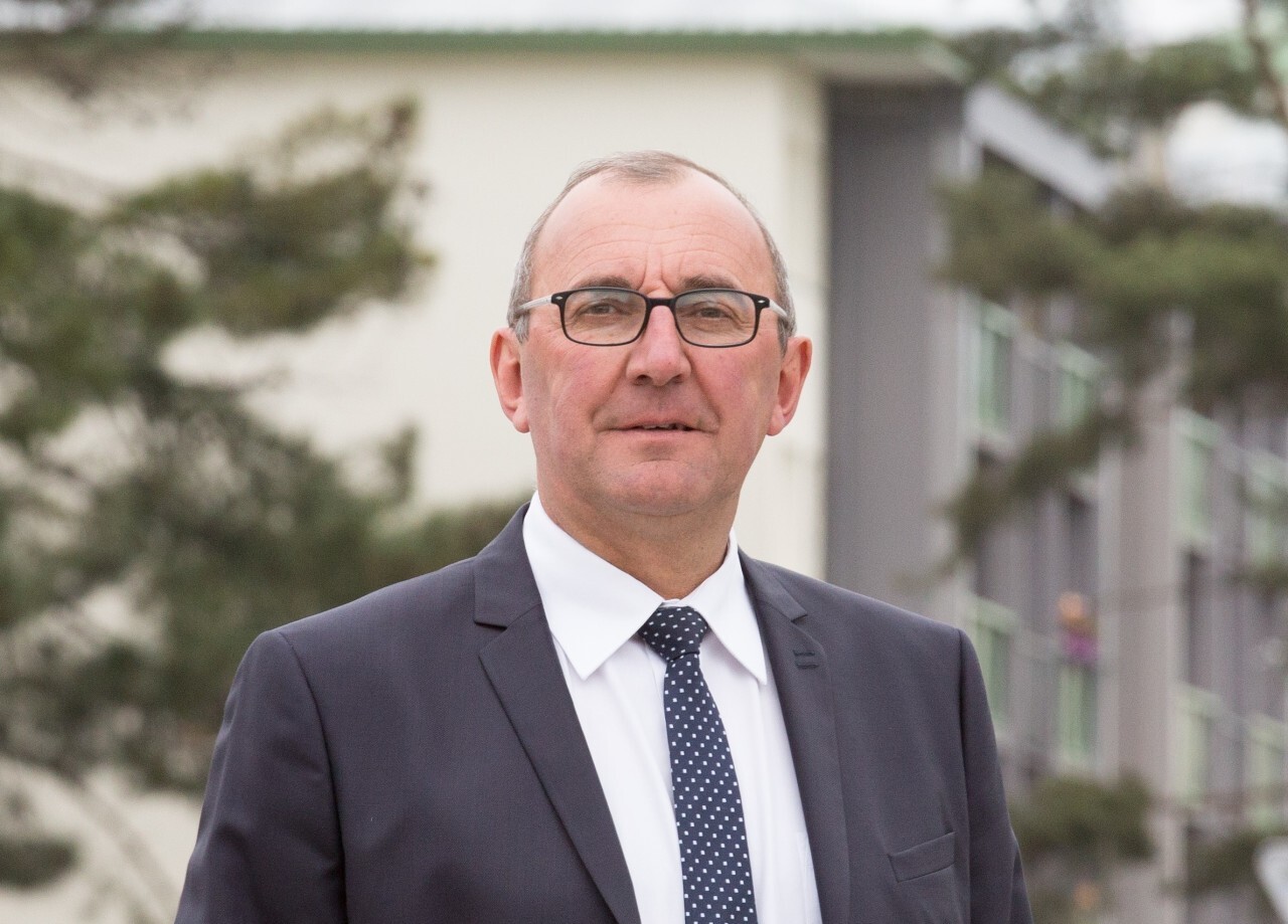 En Ille-et-Vilaine, le député européen RN Gilles Pennelle attaque Jean-Luc Chenut