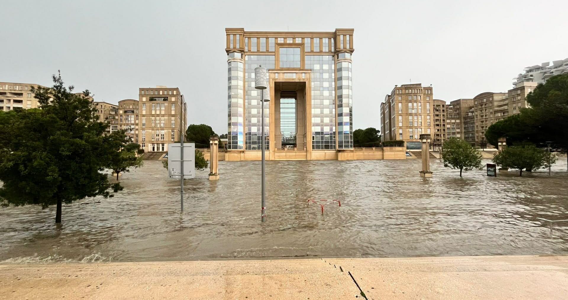 intempéries, plusieurs lieux et rues restent fermés