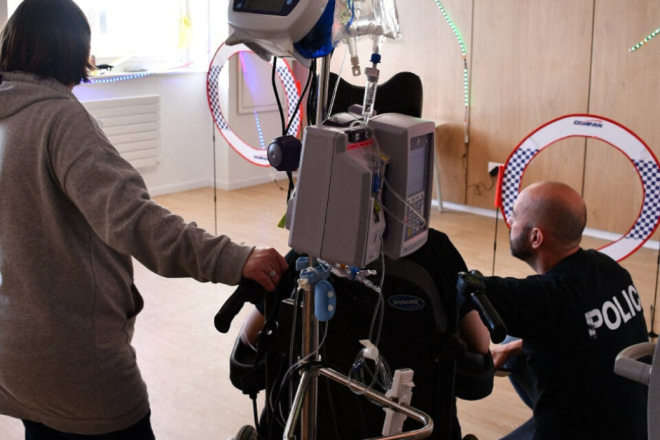 Pilotage de drones, jeux interactifs, exercices ludiques... La venue de policiers au centre Oscar-Lambret de Lille (Nord) a aussi permis de divertir les enfants hospitalisés.