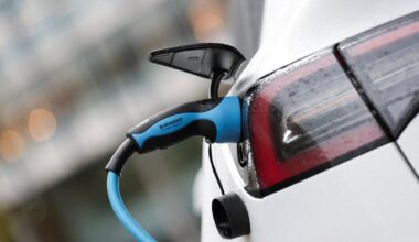 La France ouvre la porte à des concessions sur les voitures thermiques dans l’UE en 2035