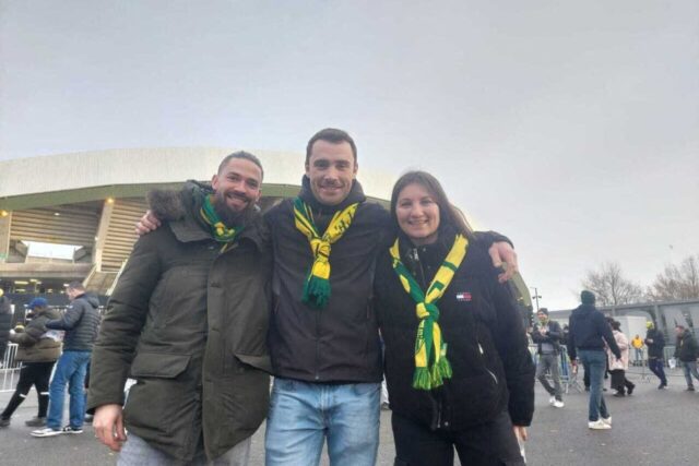Olivier, Lucas et Mathilde sont venus voir la rencontre entre amis. (© Thomas Bernard / actu Nantes)