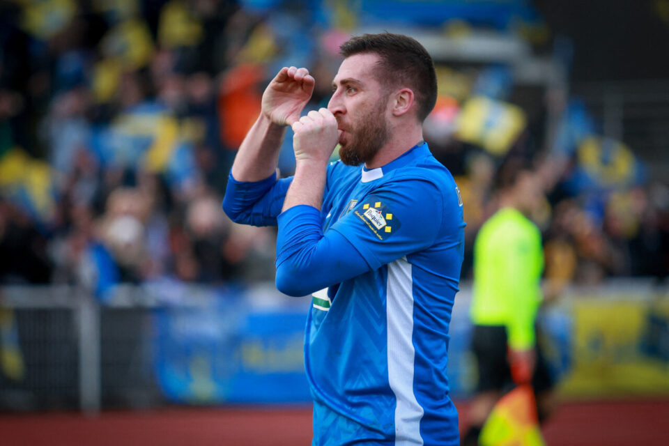 Les célébrations de Benjamin Renaux (Bayeux FC), dédiées à Côme, son 