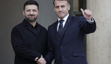 pourquoi Emmanuel Macron vient-il à Londres ce lundi avec Volodymyr Zelensky