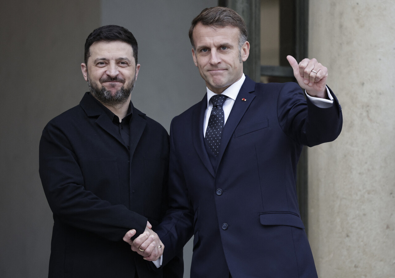 pourquoi Emmanuel Macron vient-il à Londres ce lundi avec Volodymyr Zelensky