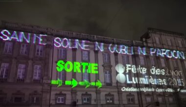à Lyon, des slogans contre l'extrême-droite s'invitent à la fête des Lumières