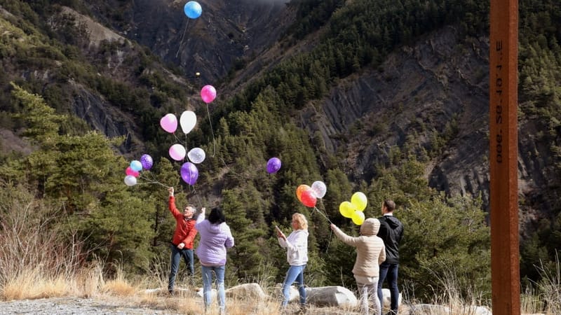 10. Il y a 10 ans dans le ciel des Alpes-de-Haute-Provence, 180 personnes perdaient la vie dans un écrin géologique. Par la folie d'un homme, la montagne de Prads Haute-Bleône restera à tout jamais un lieu de recueillement pour les familles des...