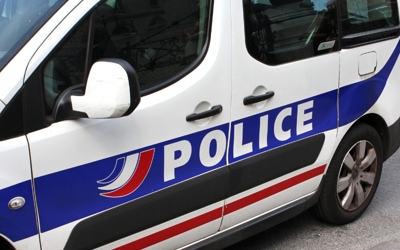 Saint-Étienne : agressé à la barre de fer après une altercation en voiture