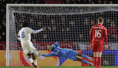 La victoire de Strasbourg écornée par un penaltygate - C4 - J5 - Aberdeen-Strasbourg (0-1)