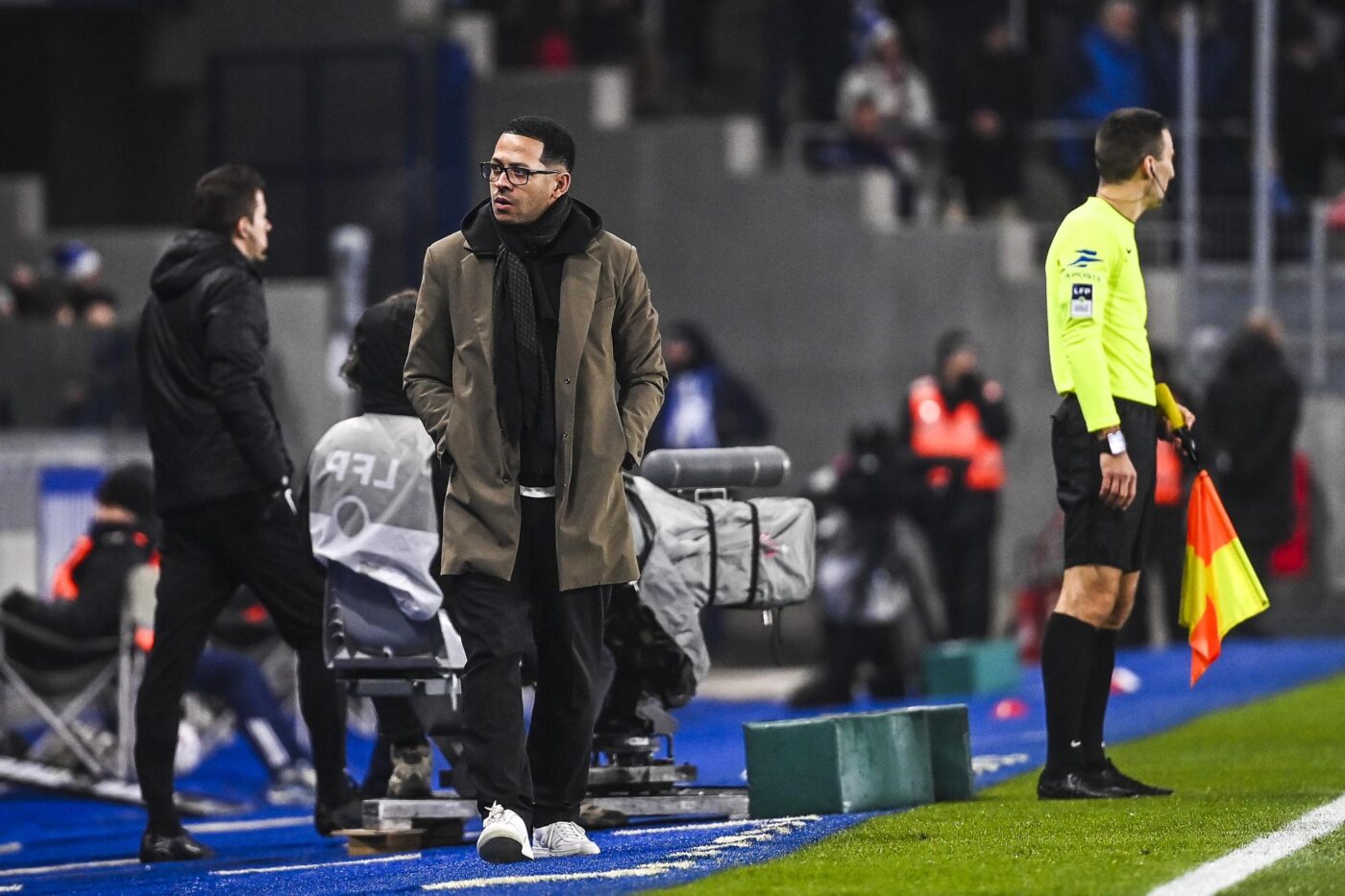 Liam Rosenior enguirlande ses joueurs avant les fêtes - France - RC Strasbourg