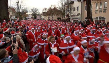 Vidéo. Des centaines de Pères Noël courent à Michendorf, en Allemagne, lors de la course de Noël annuelle