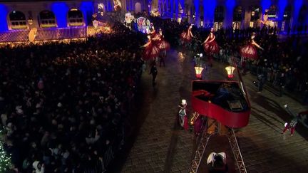 Fêtes de fin d’année : défilé de chars et parade féerique pour célébrer Saint-Nicolas à Nancy