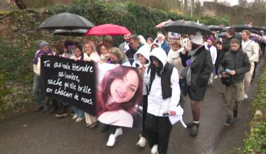 "Ce n'est pas un fait divers, c'est un fait de société", la marche blanche pour Zaïa a rassemblé plus de 1 000 personnes