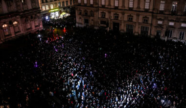 des messages projetés par Les Soulèvements de la Terre font polémique lors de la fête des Lumières de Lyon