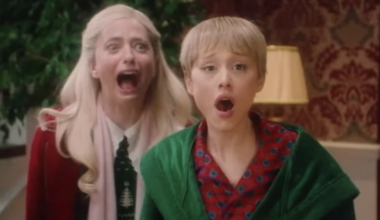 "Maman j'ai raté l'avion" revisité en film d'horreur : Le sketch du "Saturday Night Live" avec Ariana Grande fait un carton sur le web