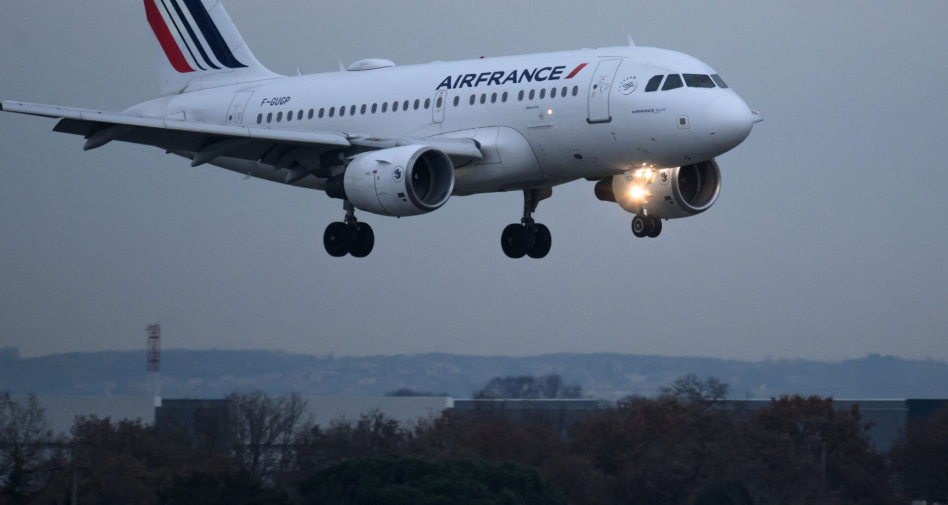 un vol Paris-Ajaccio dérouté en urgence après un incident technique