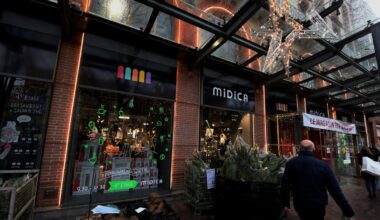 Ouvertures dominicales, marchés de créateurs, actions caritatives… Quelles enseignes toulousaines se mettent aux couleurs de Noël ?