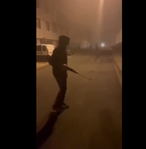 Une vidéo des violences du début de semaine circule sur les réseaux sociaux.