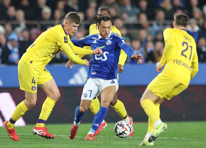 Duel Cresswell-Moreira au mois de mars dernier sous les yeux de McKenzie, caché.