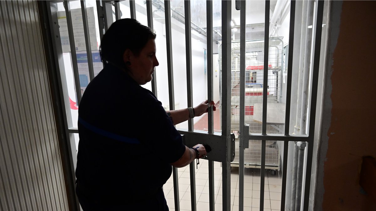 Une femme s’était fait arracher son sac, un suspect arrêté, condamné et incarcéré