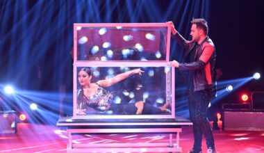 "Faut pas chercher à comprendre" : qui est cet illusionniste qui fait disparaître les filles et apparaître un hélicoptère au Cirque de Noël de Toulouse