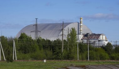 Guerre en Ukraine : le sarcophage de la centrale nucléaire de Tchernobyl endommagé par un drone, la Russie est-elle derrière cette attaque ?