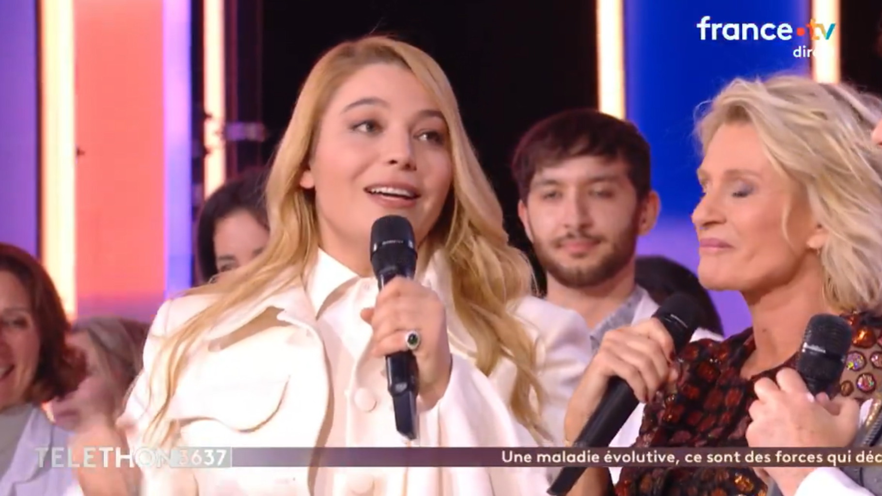 Pour lancer le Téléthon, Santa fait un don jamais vu pour une marraine